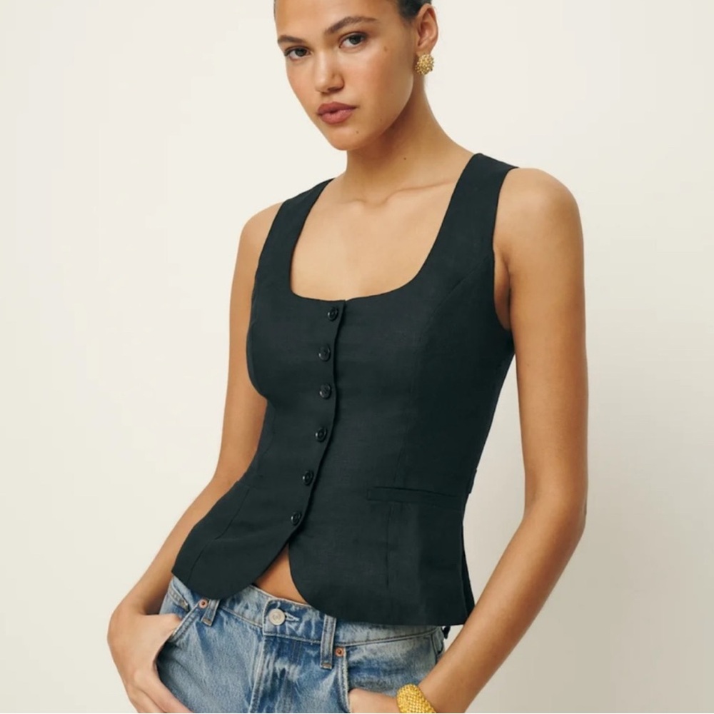 Black Sleeveless Button-Up Top